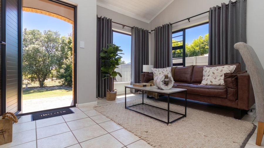 4 Bedroom Property for Sale in Sandbaai Western Cape